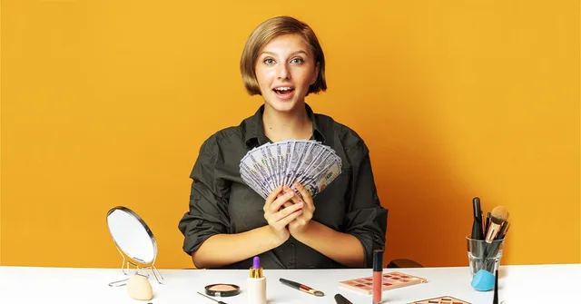 monetizing content, content creator, influencer, portrait, caucasian, content creator, content creator, content creator, content creator, content creator, influencer, influencer, influencer, influencer. Creator licensing income